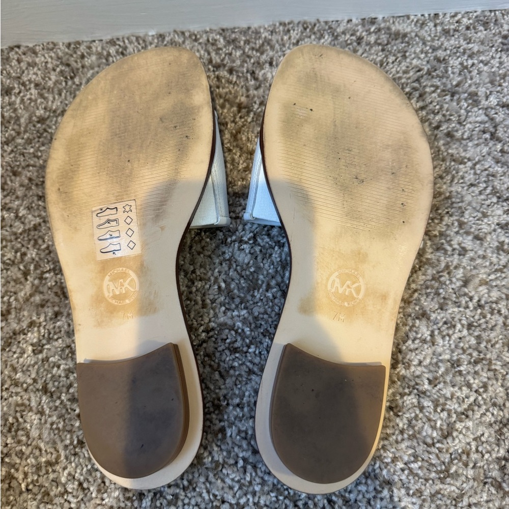 Michael Kors Deanna Cutout Leather Slide Sandal - Picture 6 of 6